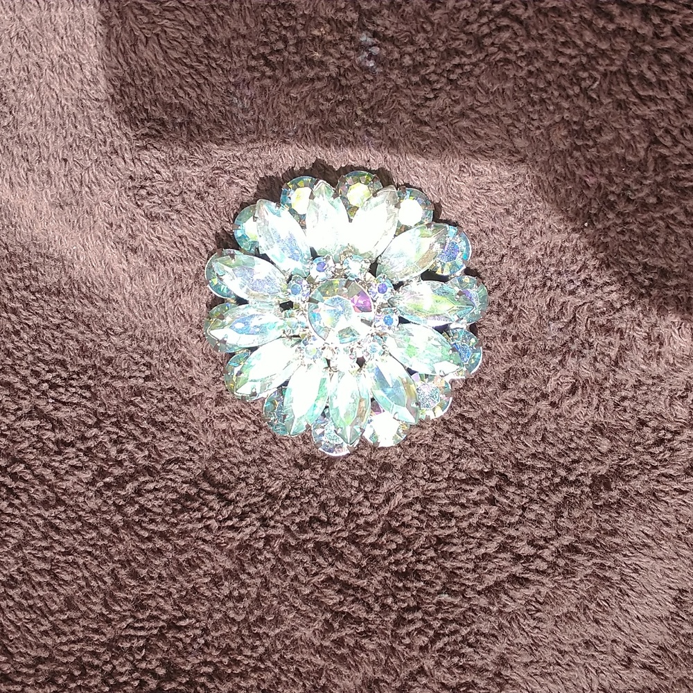 Vintage rhinestone brooch - Picture 8 of 10